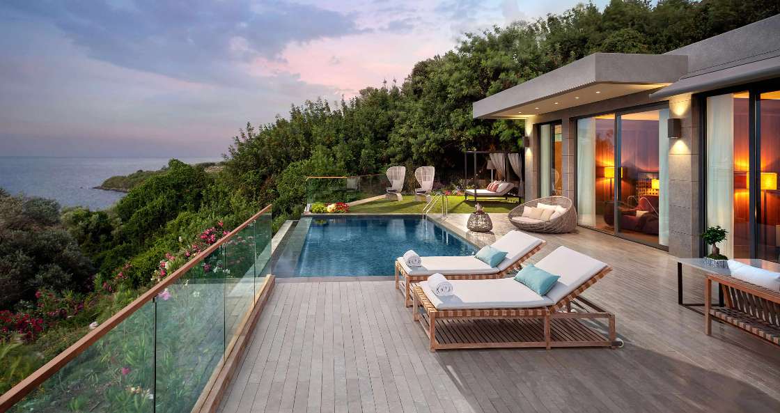 Pirvate pool suite in Mandarin Oriental