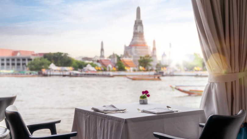 Restaurant with halal food in Bangkok and view of Wat Arun