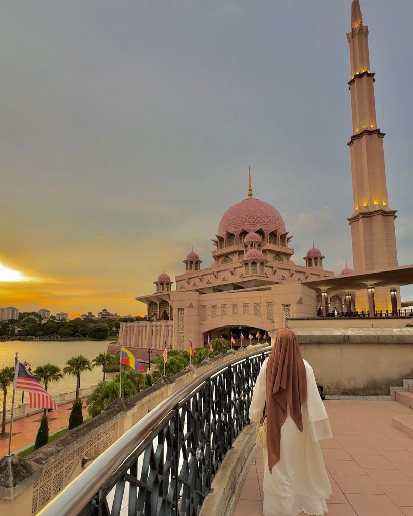 Amira Patel in Putra Mosque, Kuala Lumpur