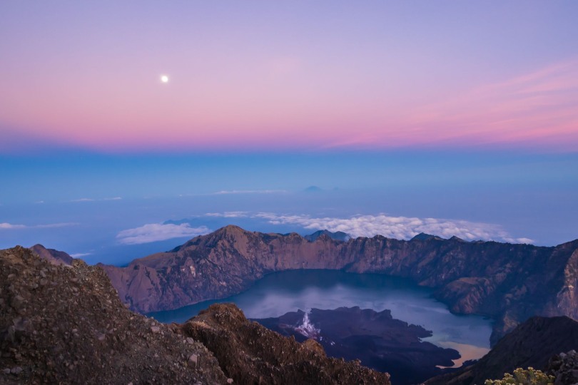 mount rinjani lake sunset, lombok