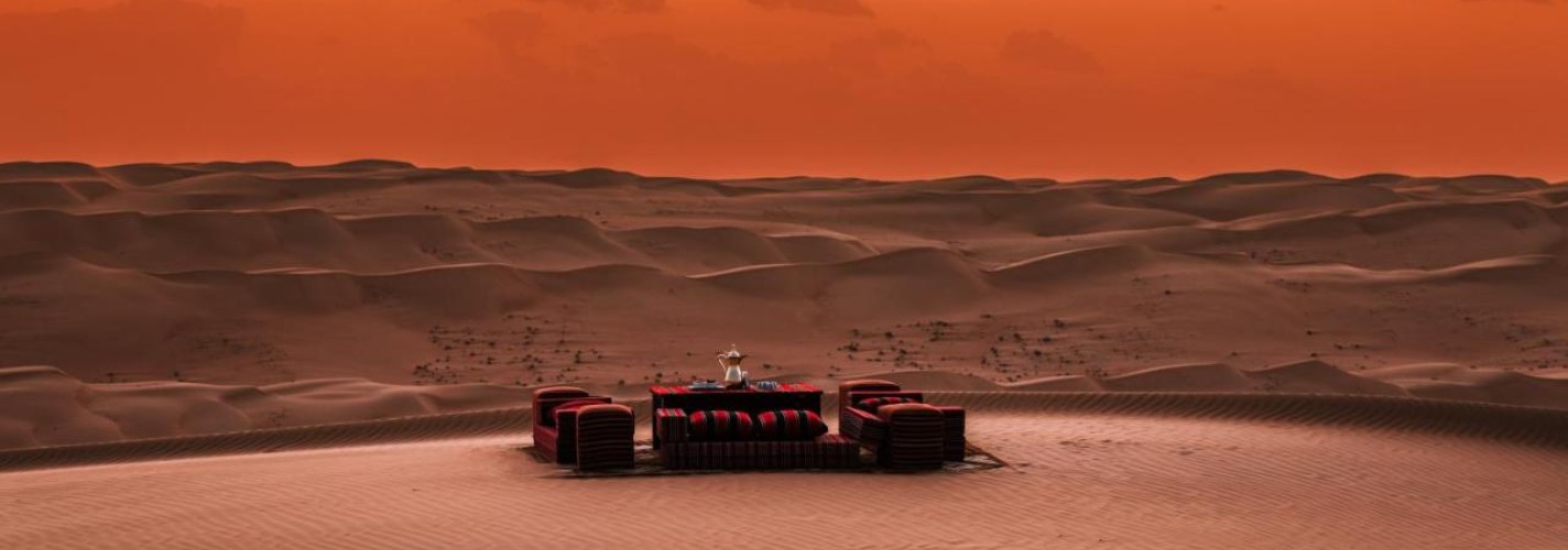 Couple's private dinner in Wahiba Sands, Oman