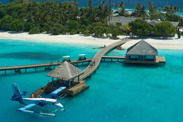 Seaplane arrival at Cora Cora